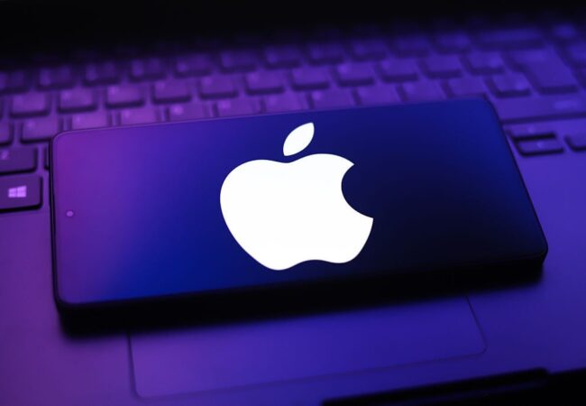 iOS 27: Liquid Glass Isn’t Going Anywhere, But Apple Might Add a Slider